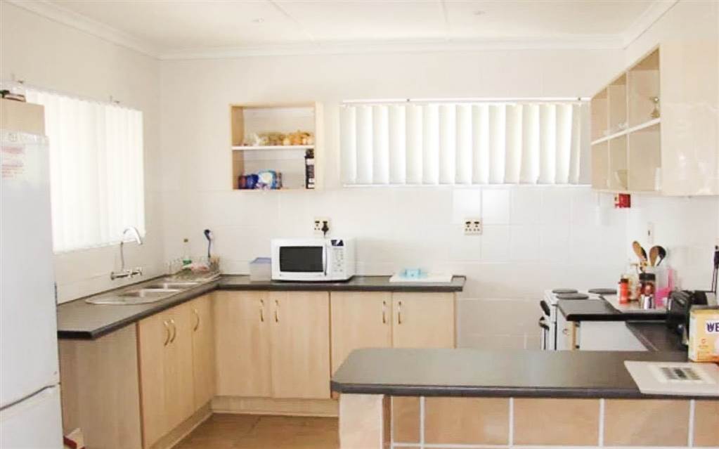 4 Bed House in Port Nolloth photo number 7