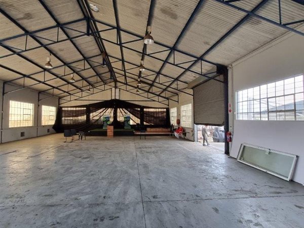 1700  m² Commercial space in Hamilton