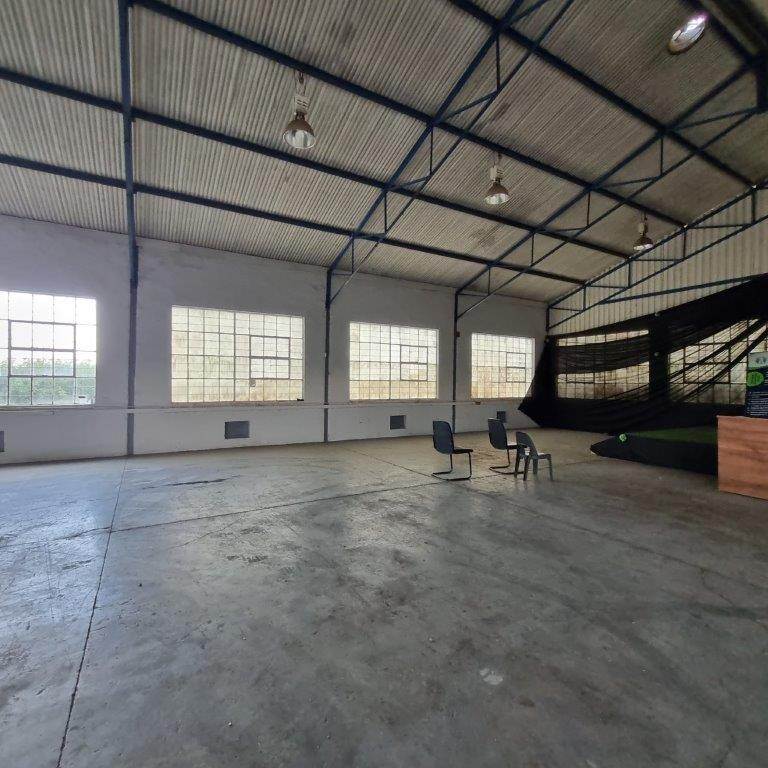 1700  m² Commercial space in Hamilton photo number 4