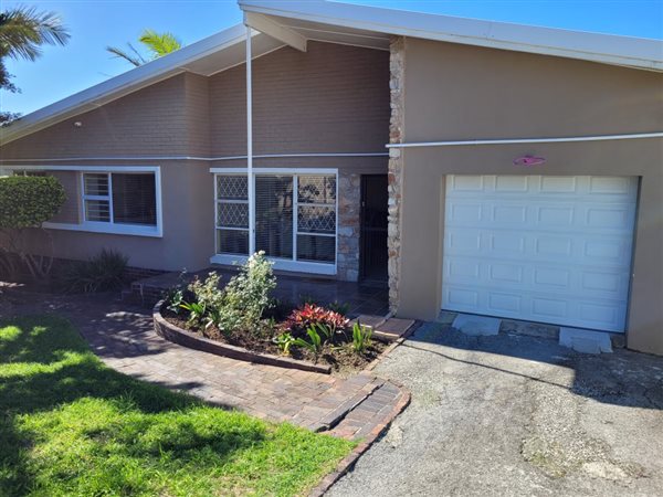 3 Bed House in Mangold Park