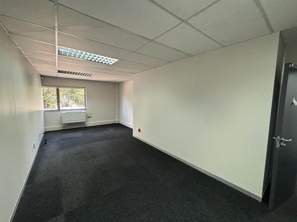 300  m² Commercial space in Dunkeld photo number 29