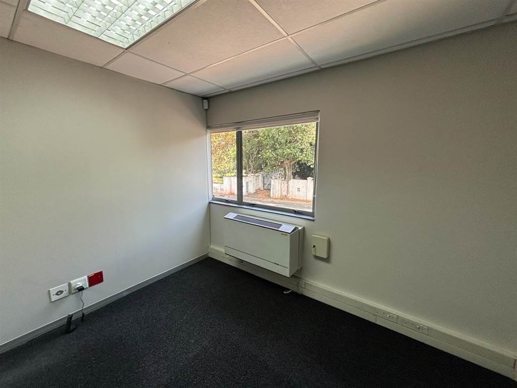 300  m² Commercial space in Dunkeld photo number 25