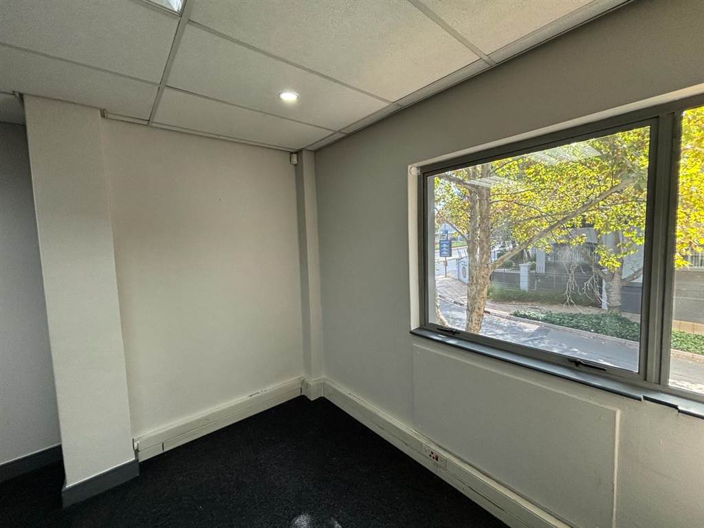 300  m² Commercial space in Dunkeld photo number 18