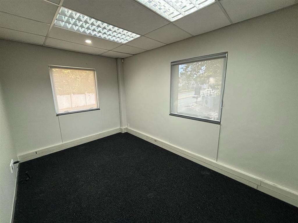 300  m² Commercial space in Dunkeld photo number 19