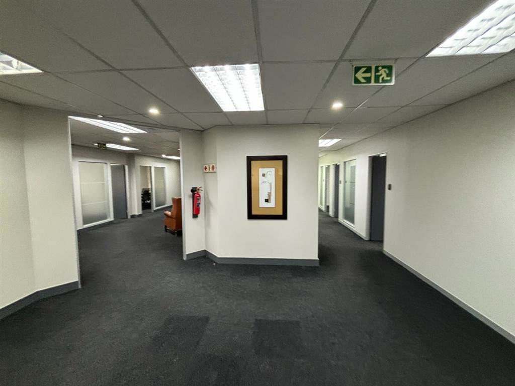 300  m² Commercial space in Dunkeld photo number 12