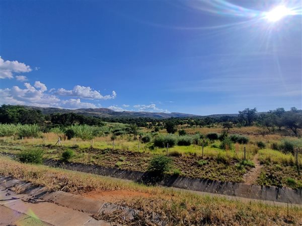 4 ha Land available in Waterkloof