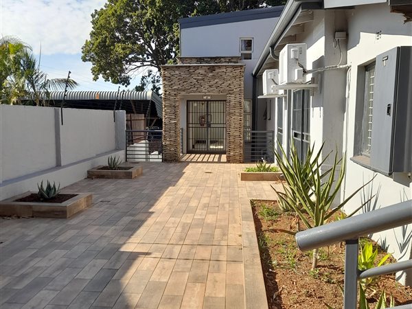 180 m² Commercial space 180 m² Commercial space