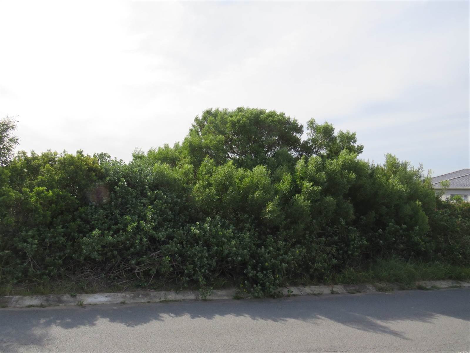 750 m² Land available in Emerald Heights photo number 2