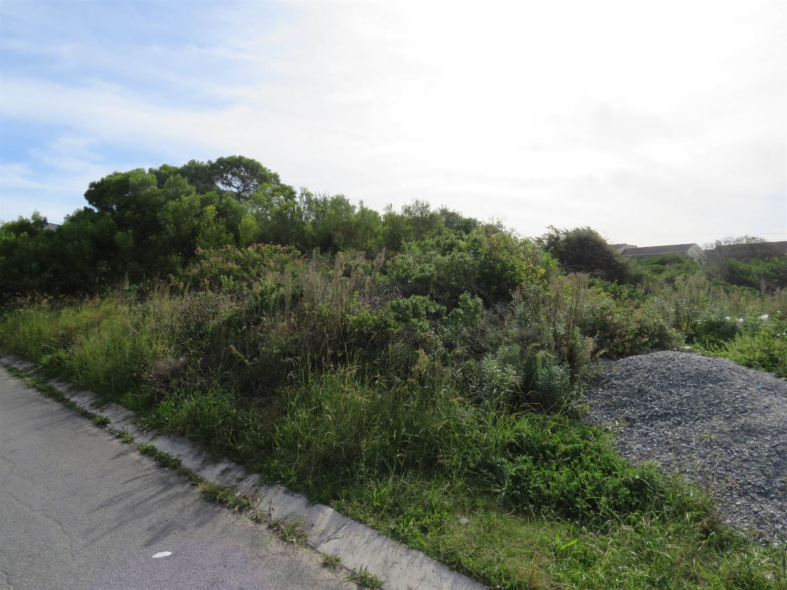 750 m² Land available in Emerald Heights photo number 5