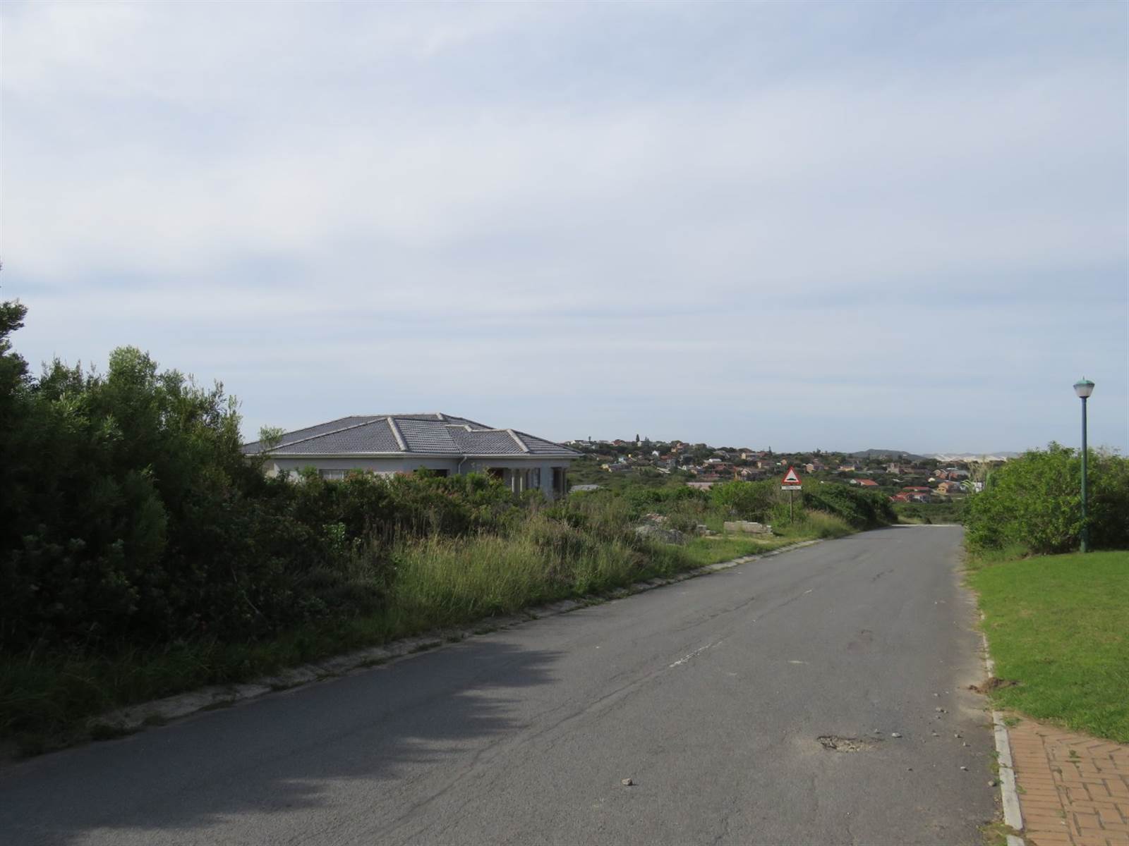 750 m² Land available in Emerald Heights photo number 9