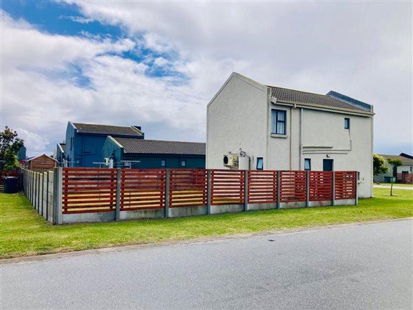 3 Bedroom Townhouse 3 Bedroom Townhouse
