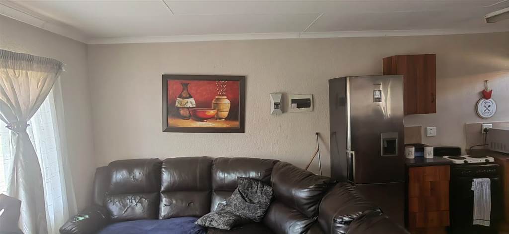 3 Bed Apartment in Waterkloof photo number 3