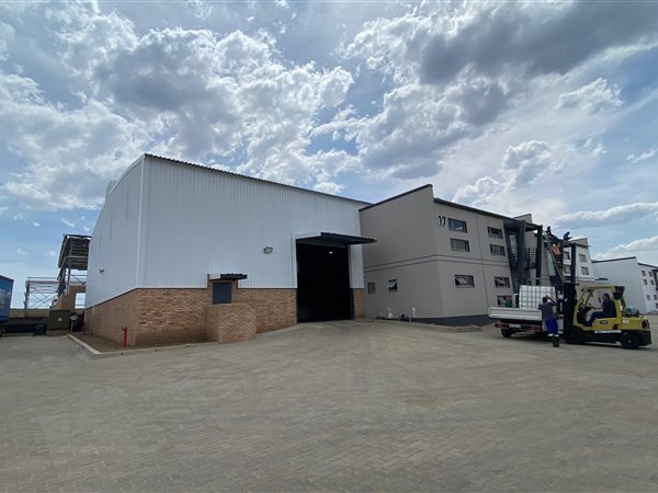 636  m² Industrial space