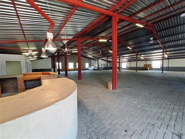 952  m² Industrial space