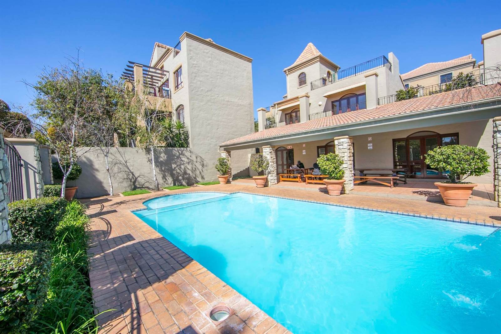 1 Bed Apartment in Lonehill photo number 17
