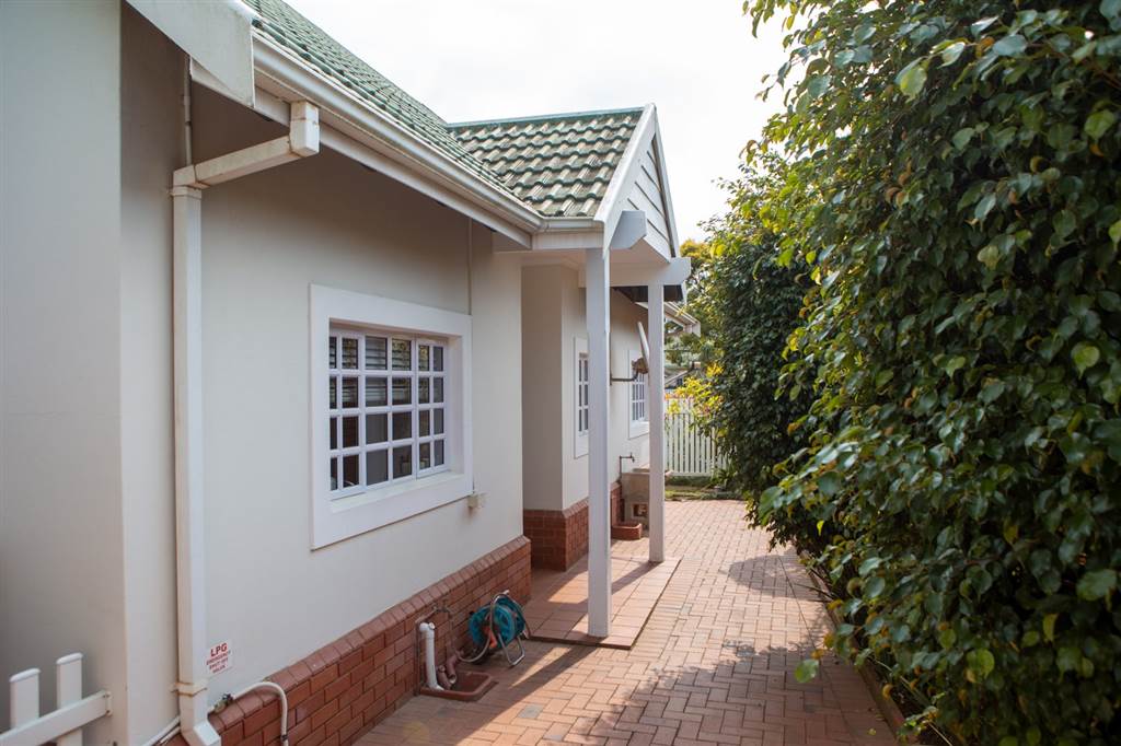 3 Bed Townhouse in Mount Edgecombe Country Club Estate 2 photo number 20