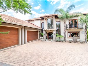 4 Bed House in Pebble Rock