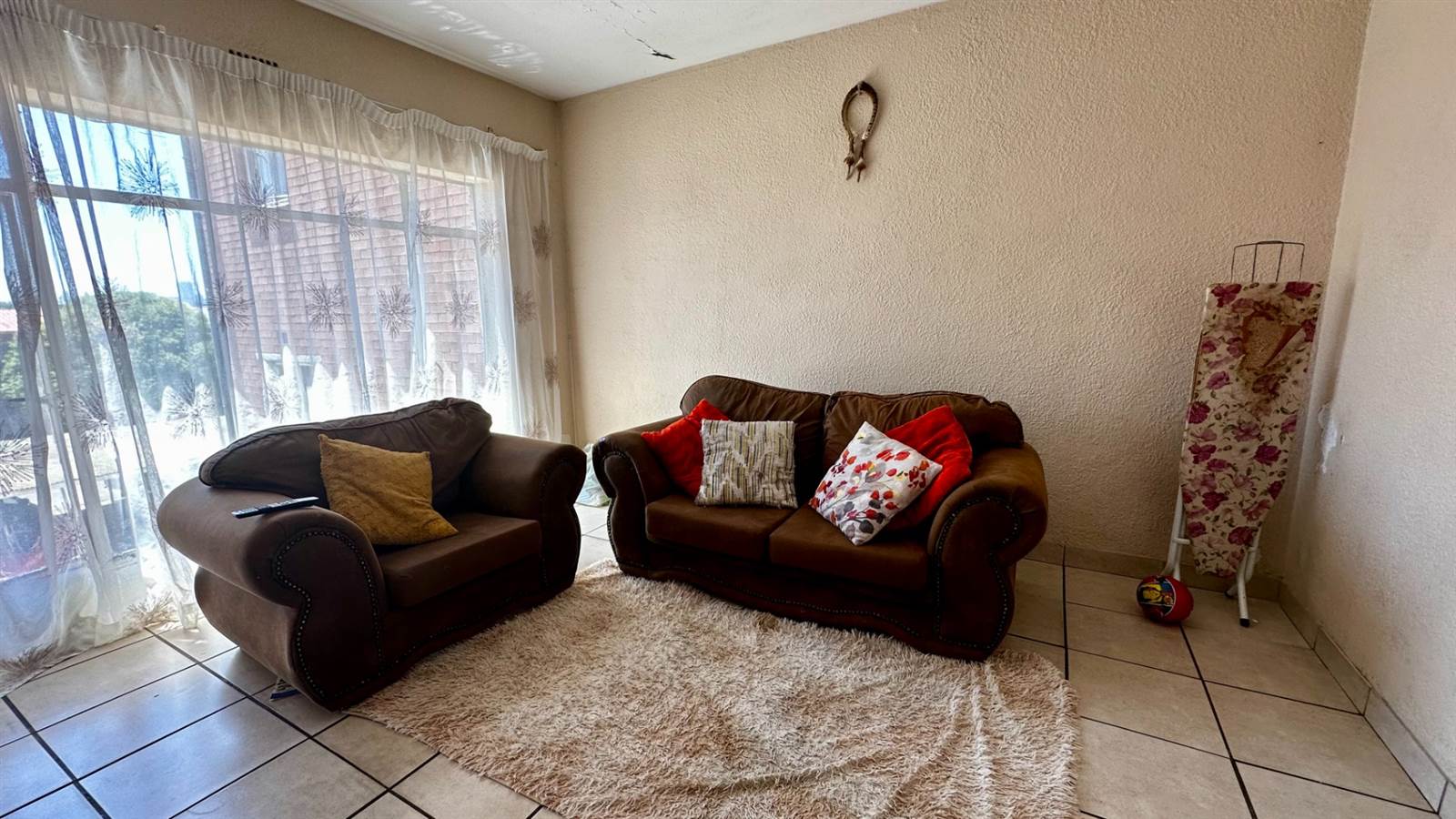 2 Bed Apartment in West Turffontein photo number 7