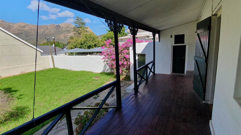 4 Bed House in Montagu photo number 18