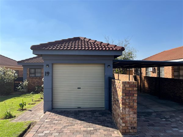 2 Bedroom Townhouse 2 Bedroom Townhouse