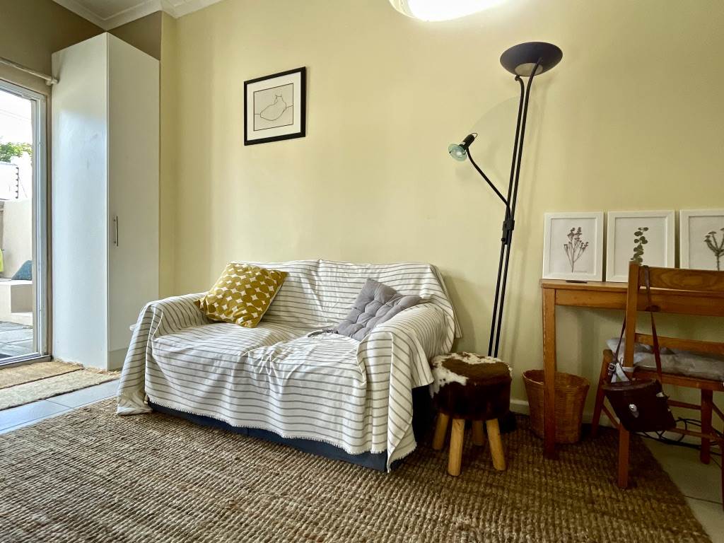 2 Bed Apartment in Rosebank photo number 5