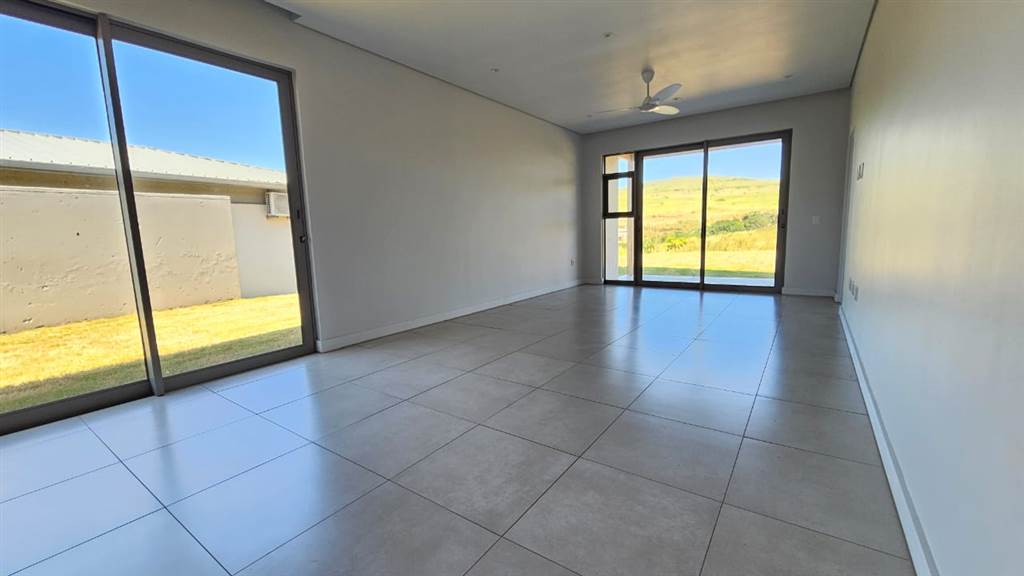 3 Bed Townhouse in Sibaya Precinct photo number 4