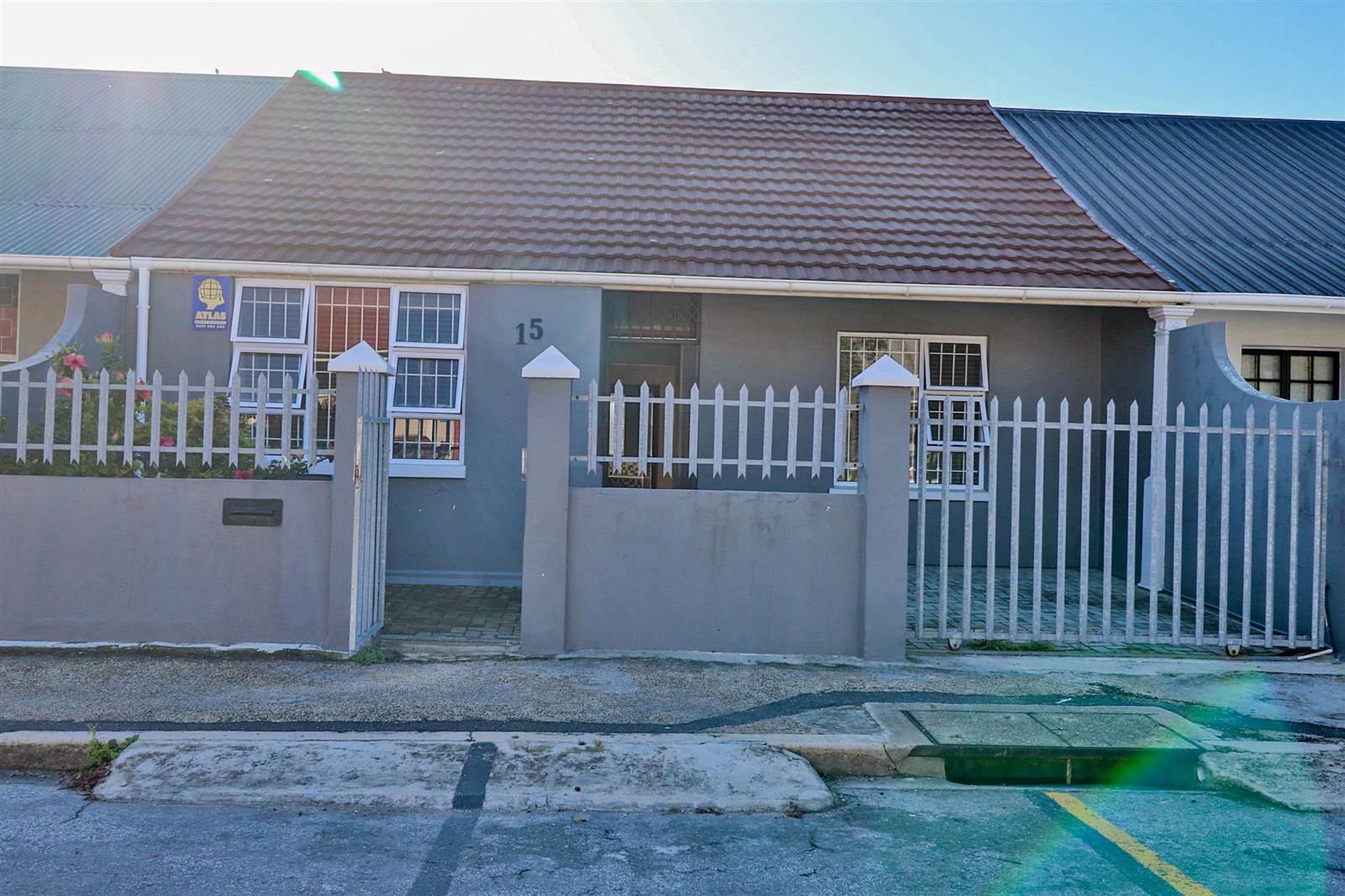 2.5 Bed House to rent in Port Elizabeth Central RR4240414 Private