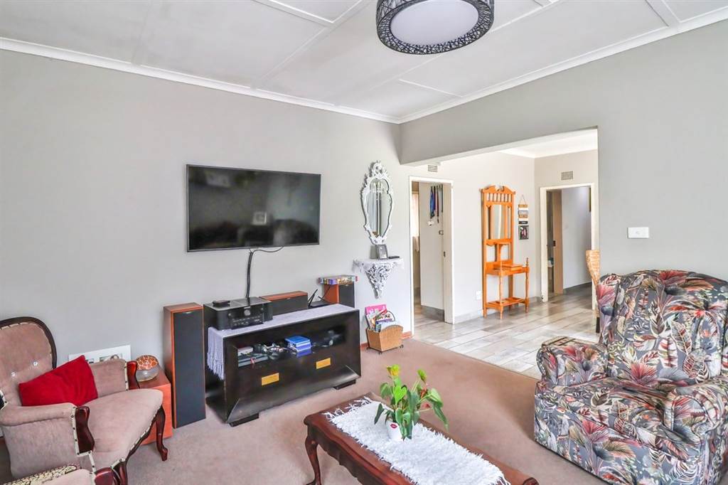 4 Bed House in Impala Park photo number 10