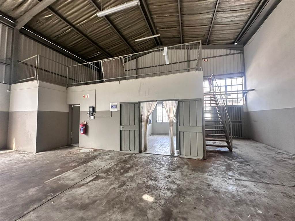 568  m² Industrial space in Sebenza photo number 5