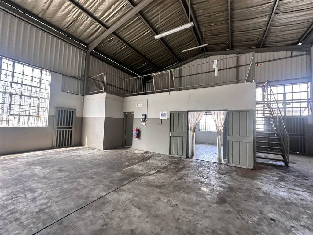 568  m² Industrial space in Sebenza photo number 9