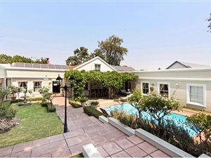 3 Bed House in Parktown North
