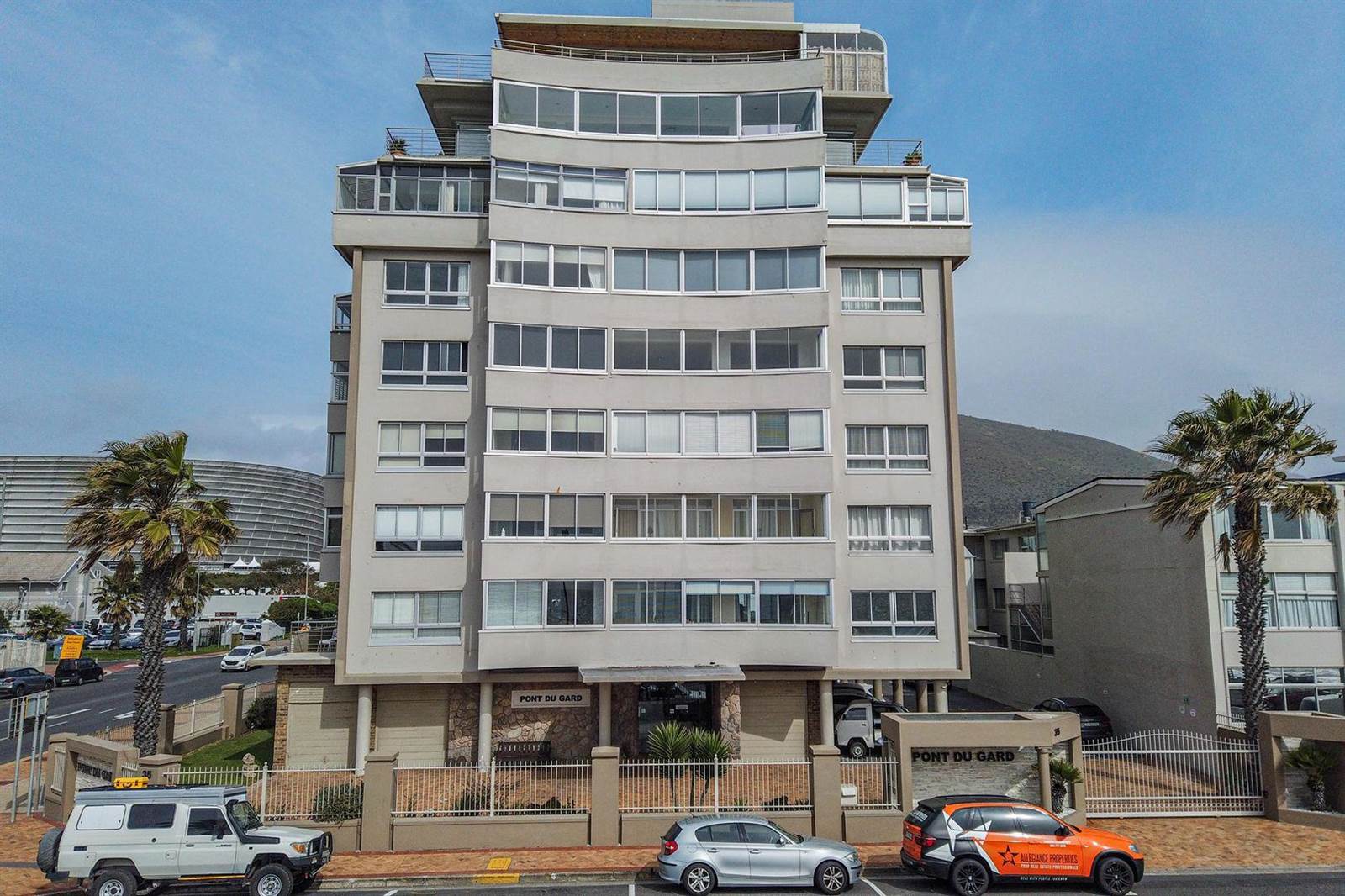 1 Bed Apartment in Mouille Point photo number 3