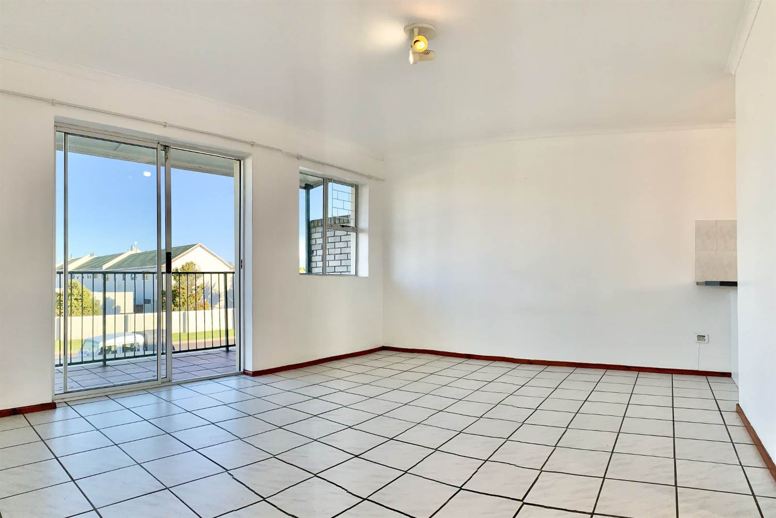 2 Bed Apartment in Blouberg Sands photo number 5