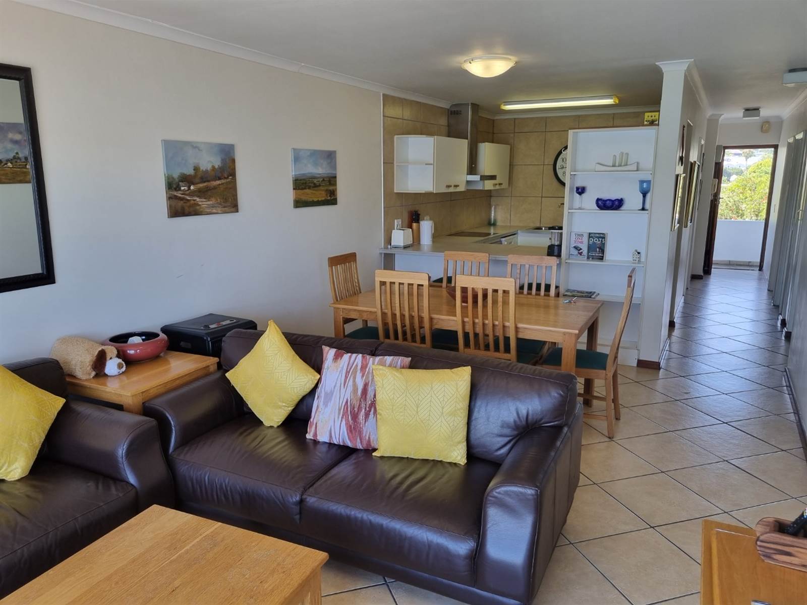3 Bed Apartment in Knysna Central photo number 7