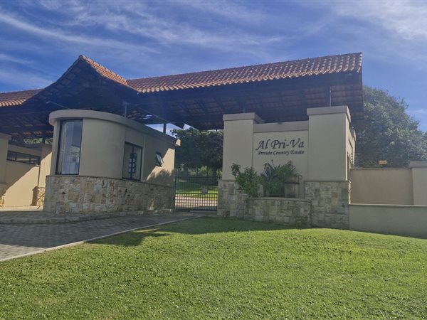2 339 m² Land