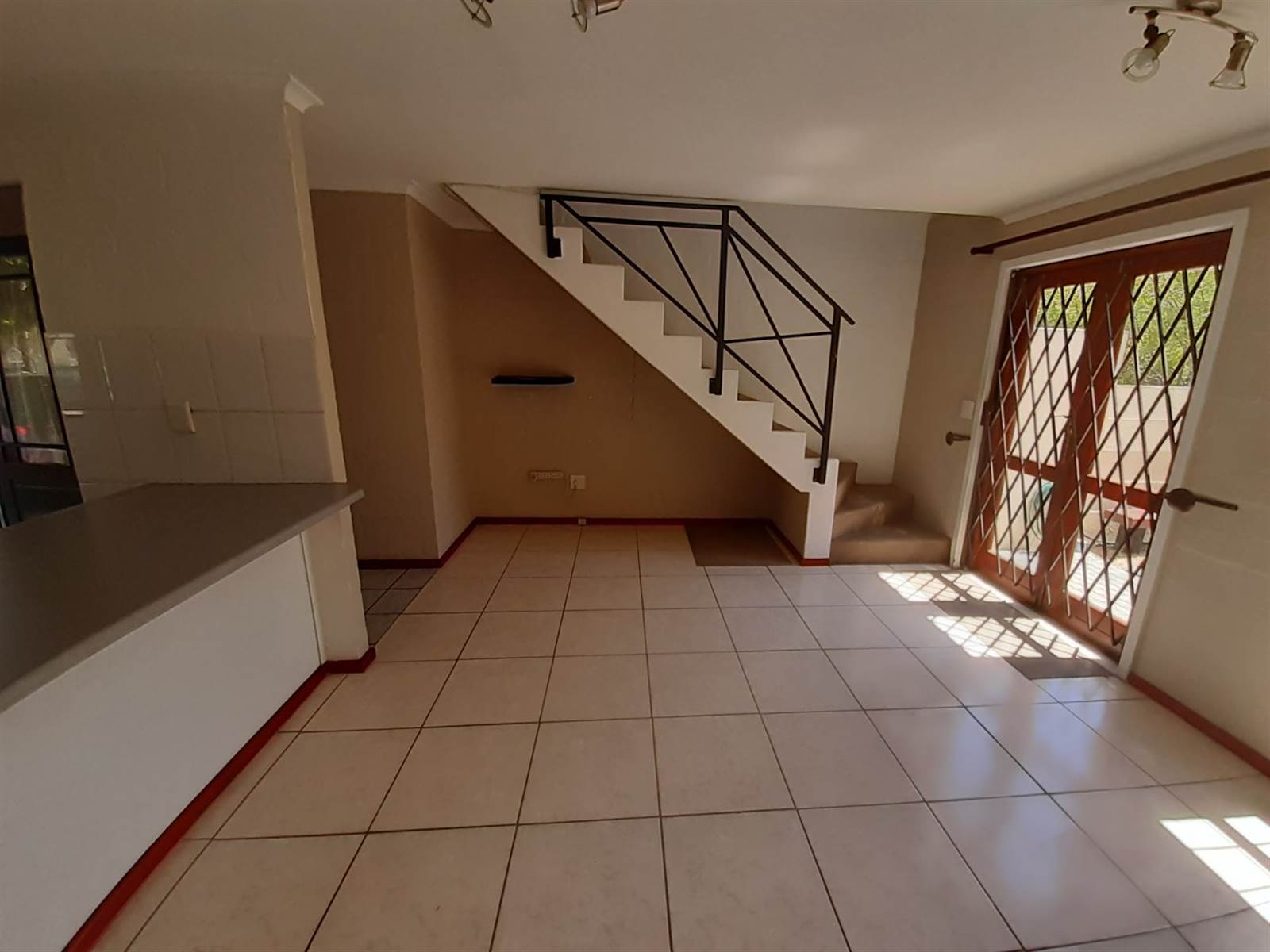 2 Bed Townhouse in Parklands photo number 7