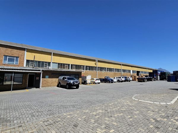 2 525  m² Industrial space