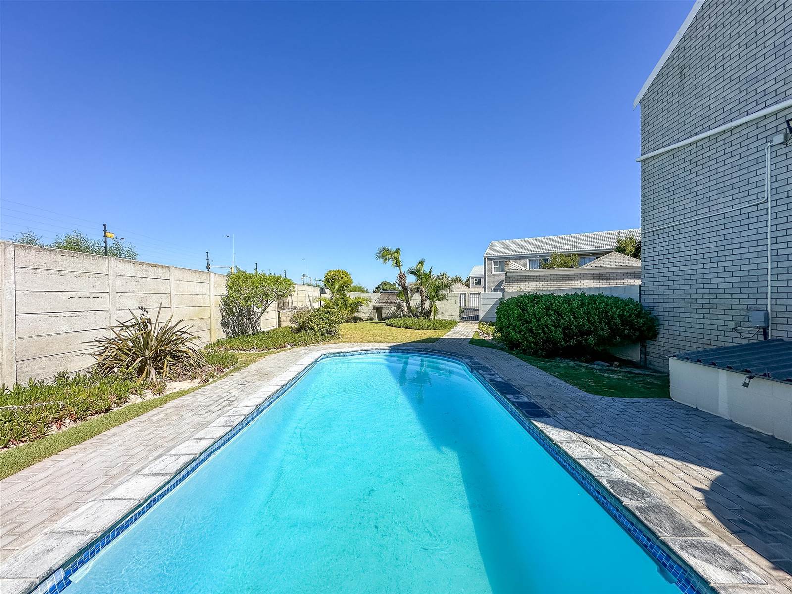 2 Bed Apartment in Blouberg Sands photo number 20