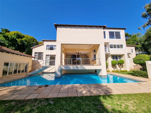 7 Bed House in Waterkloof Heights