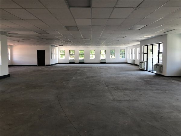 346  m² Commercial space