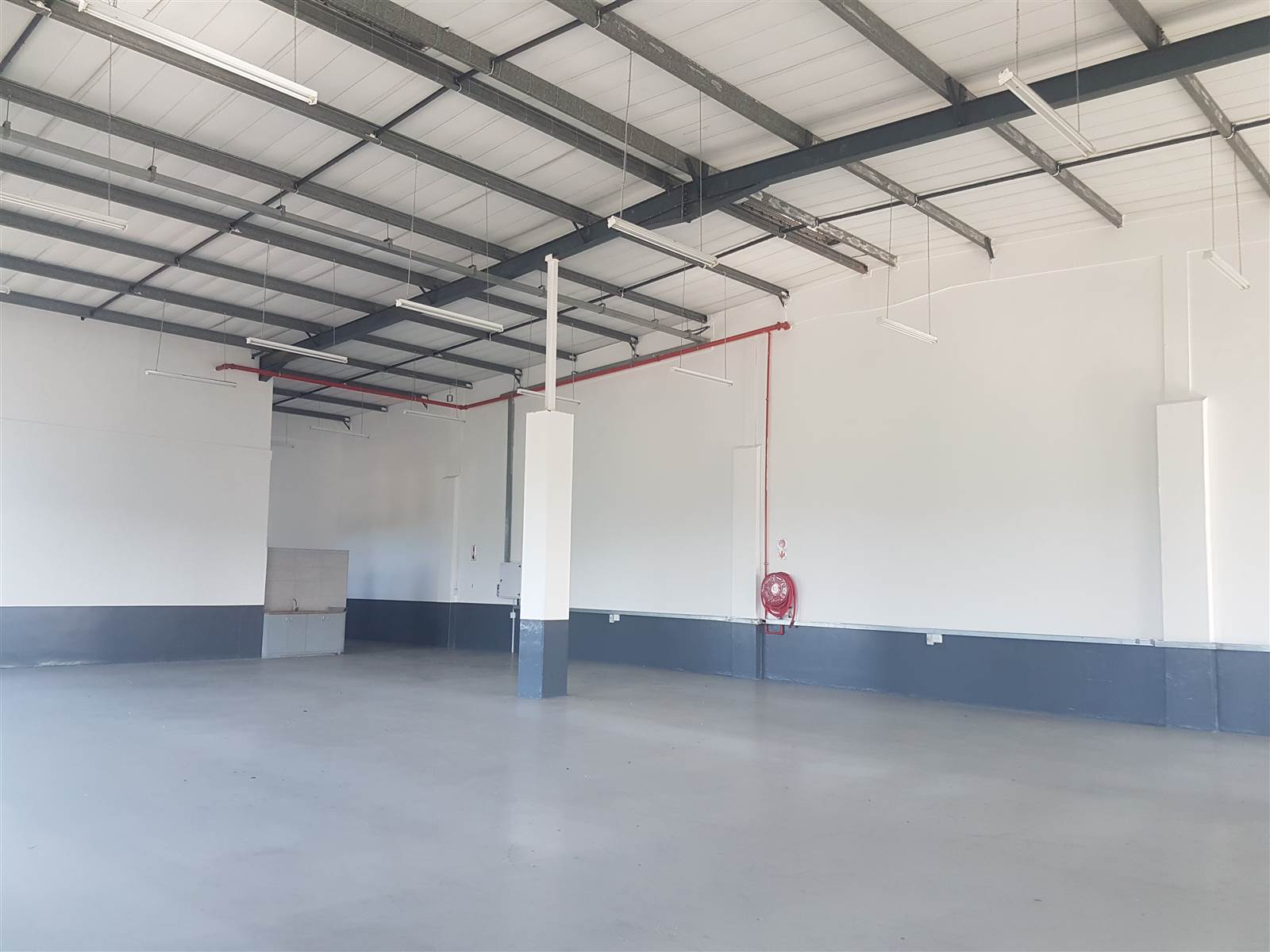 275  m² Commercial space in Phoenix Industrial photo number 2