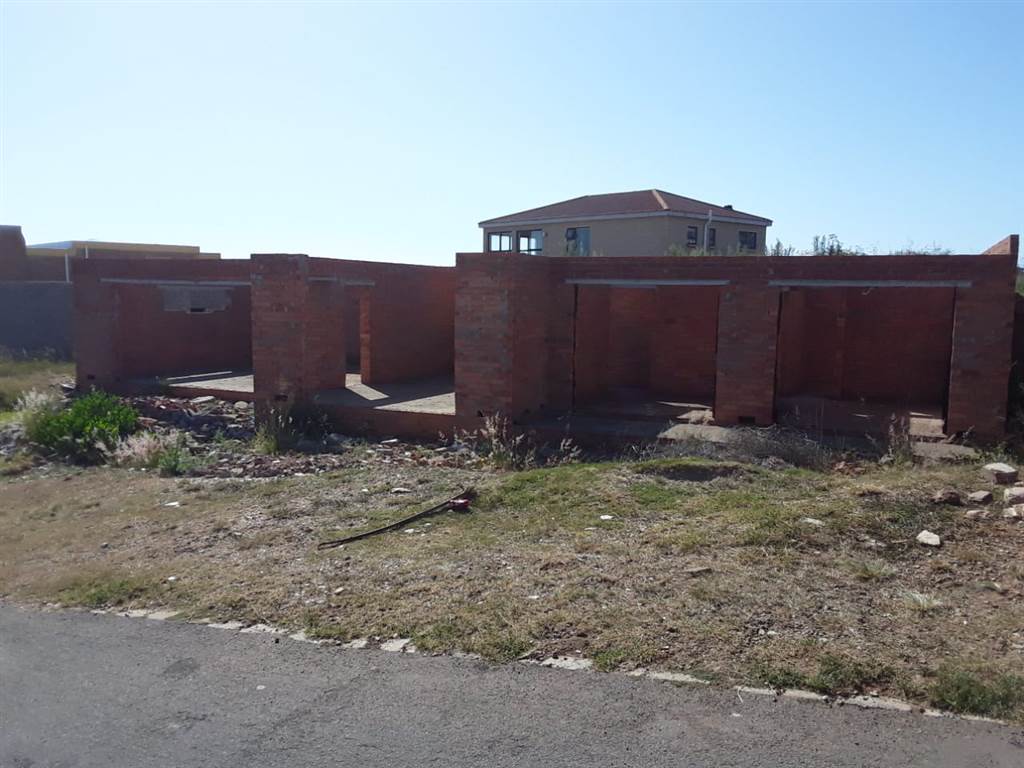 4 Bed House in Mossel Bay photo number 1