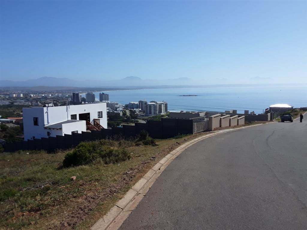 4 Bed House in Mossel Bay photo number 13