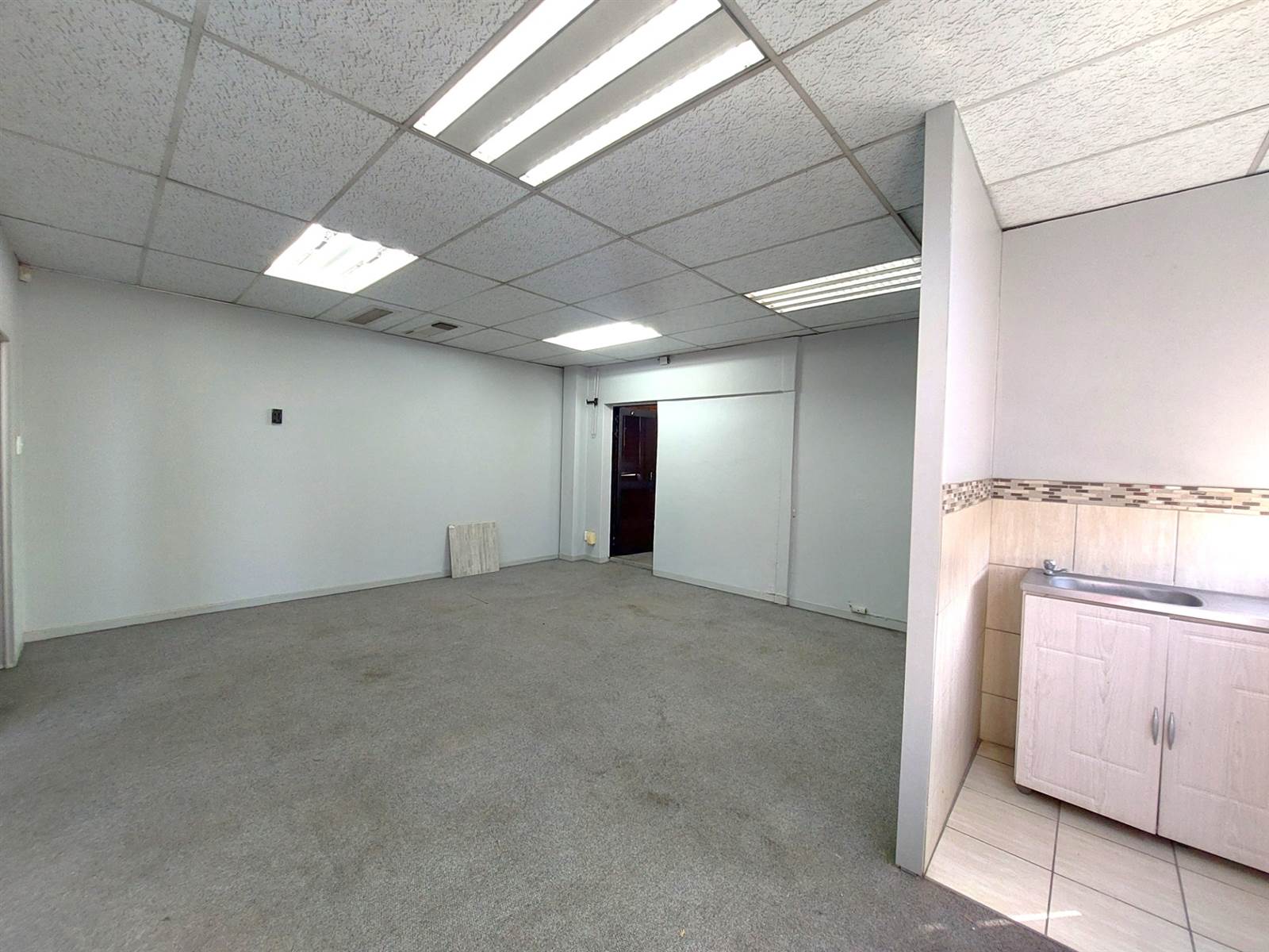 137  m² Office Space in Centurion CBD photo number 14