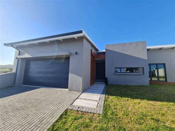 4 Bed House in Lovemore Park