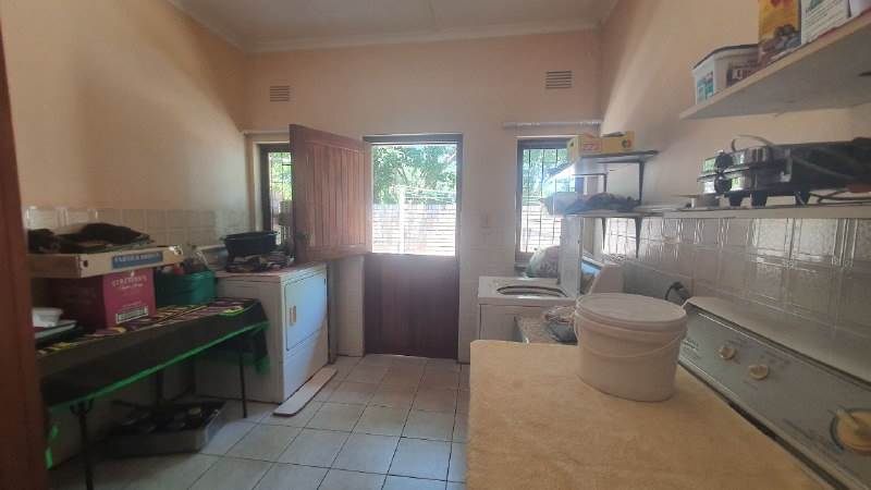 5 Bed House in Umtentweni photo number 20