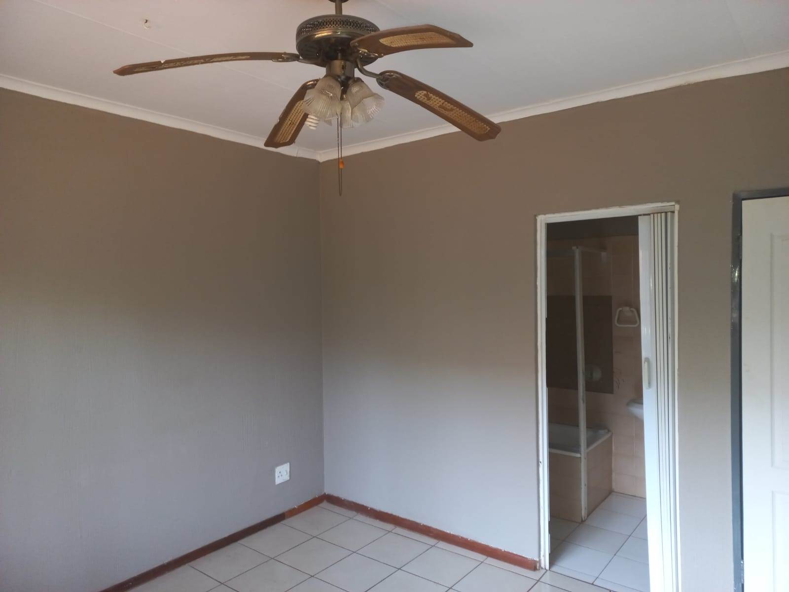 3 Bed House in Louis Trichardt photo number 16