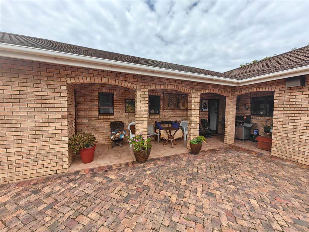4 Bed House in Upper Robberg photo number 19