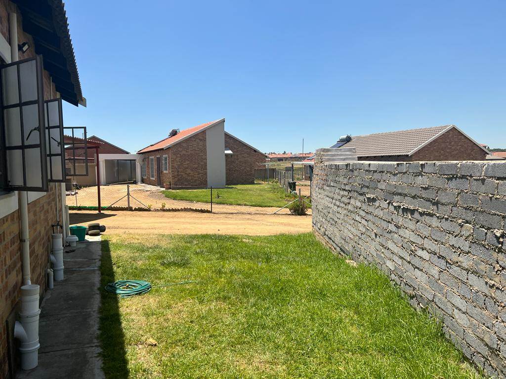 2.5 Bed House in Secunda photo number 9
