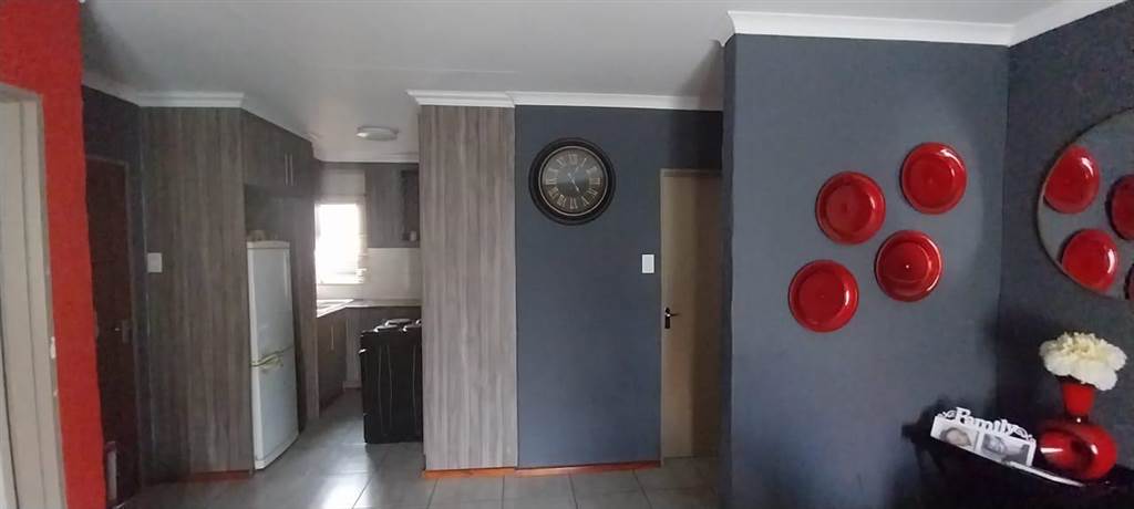 2.5 Bed House in Secunda photo number 6